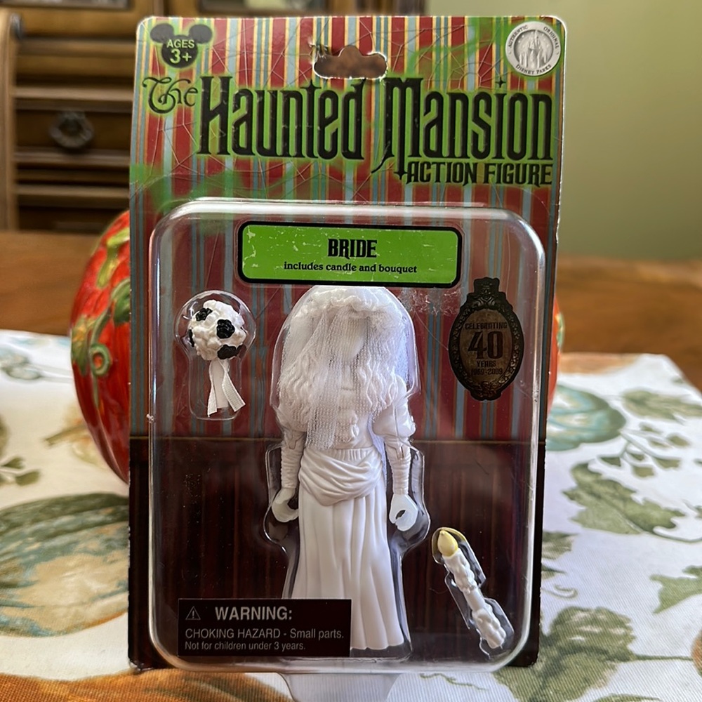 40th Anniversary Edition Haunted Mansion BRIDE 🤍👻 NEw In Package!